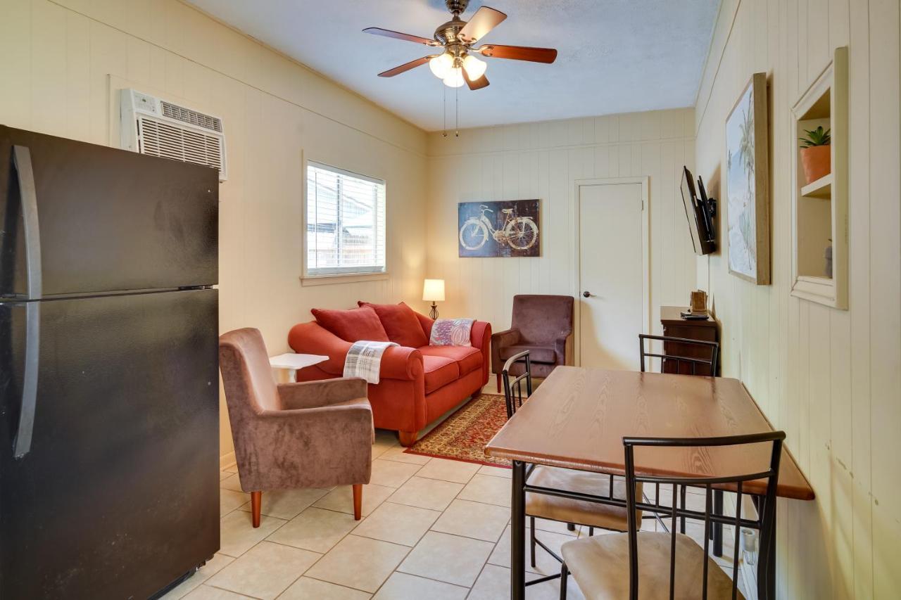 Apartment Charles Vacation With Private Patio!