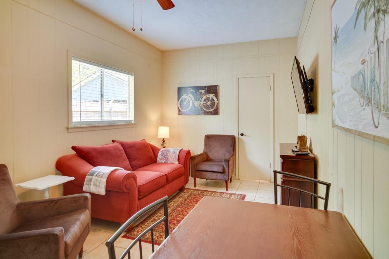 Charles Vacation With Private Patio! Apartment Lake Charles