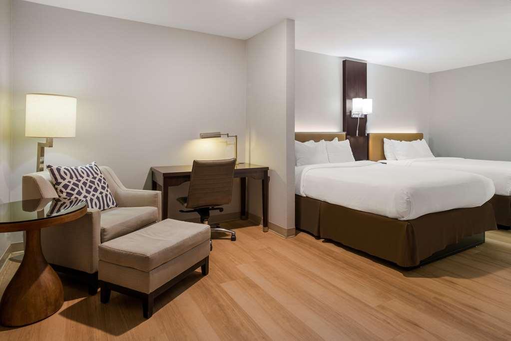Quality Suites Lake Charles Downtown