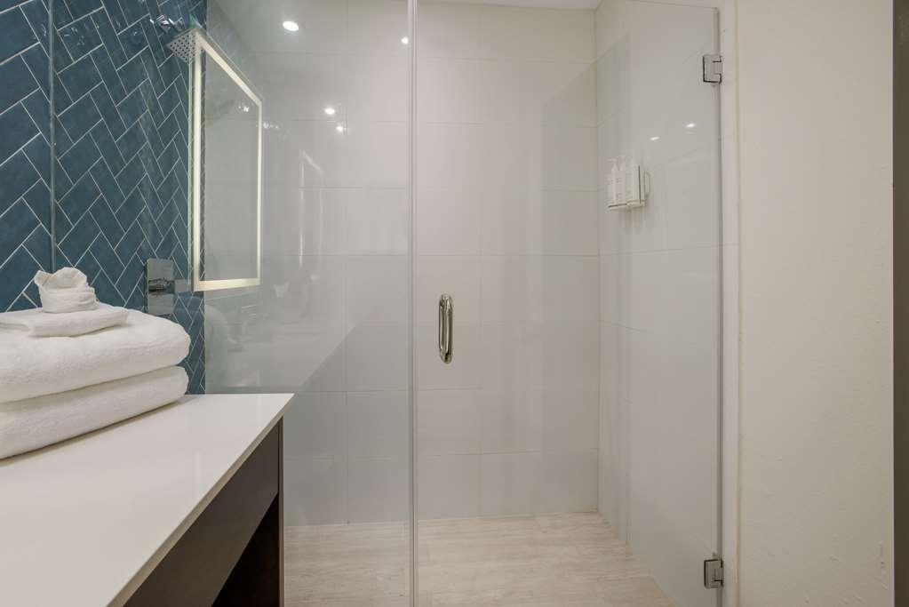 Quality Suites Lake Charles Downtown Hotel