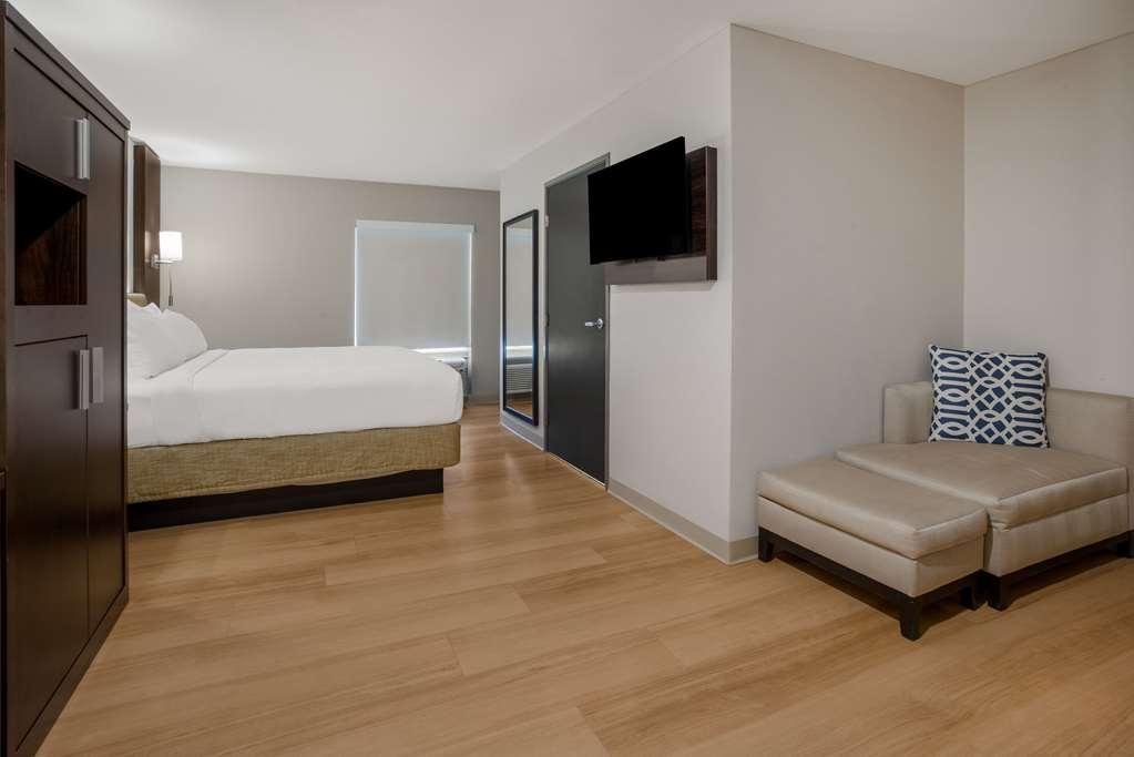 Quality Suites Lake Charles Downtown
