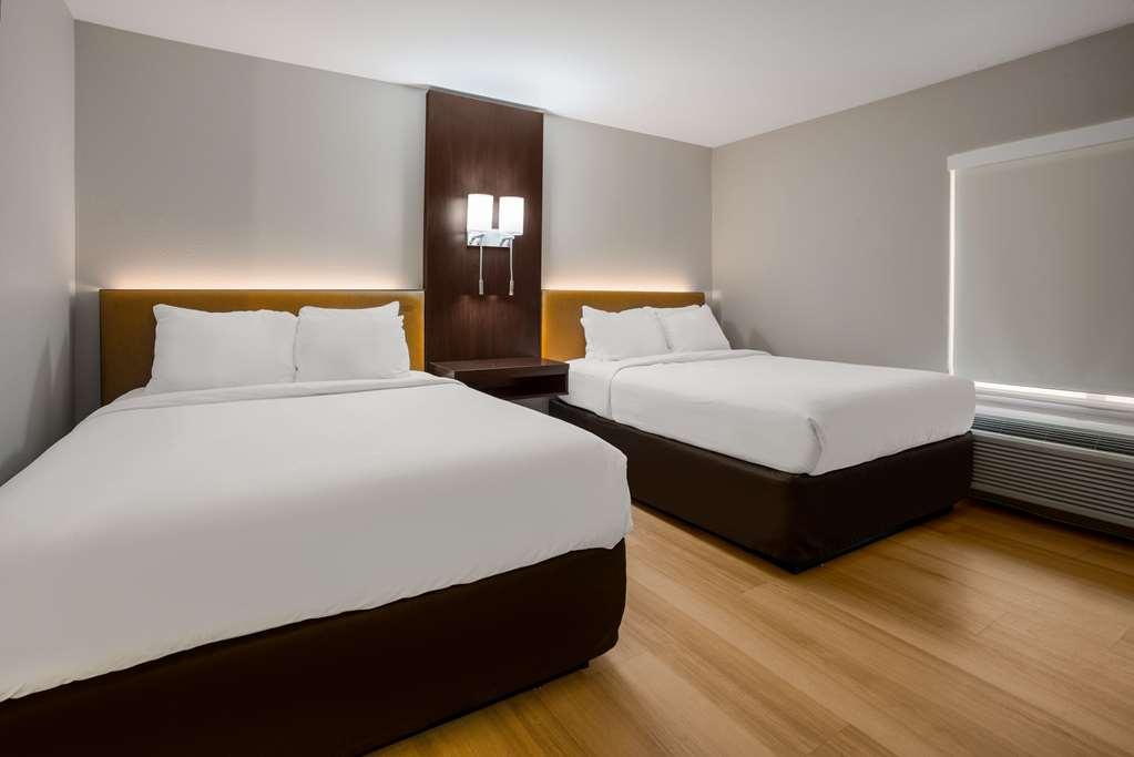 Quality Suites Lake Charles Downtown 3*