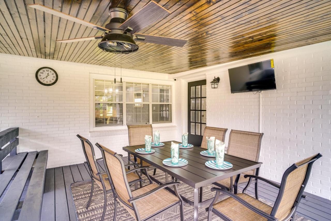 Holiday home Charles With Gas Grill And Fenced-in Yard! *