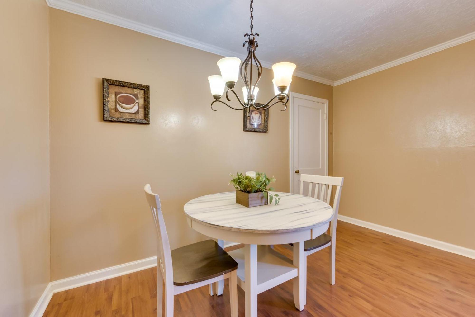 Apartment Charming Charles 2 Mi To Lake! *