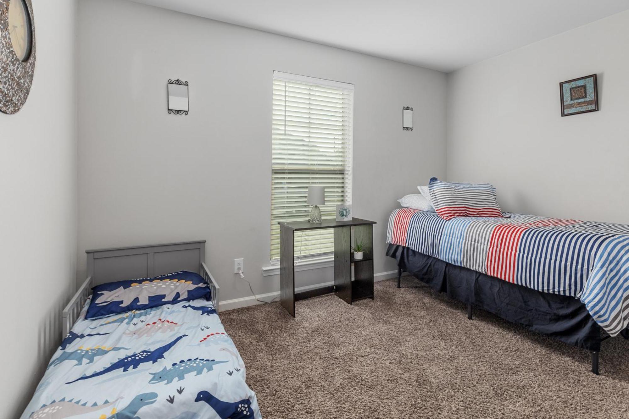 Holiday home Spacious & Comfy King Bed With Garage In Charles *