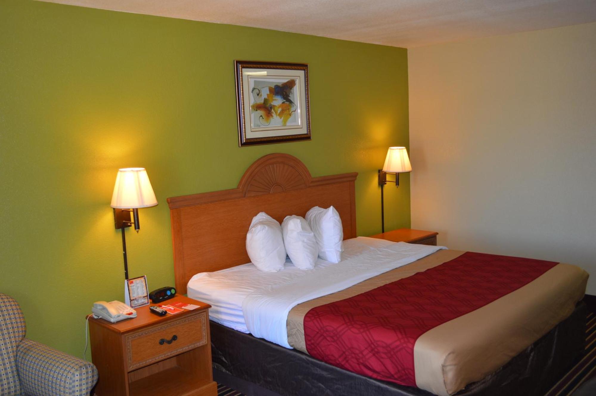 Econo Charles Area Lodge