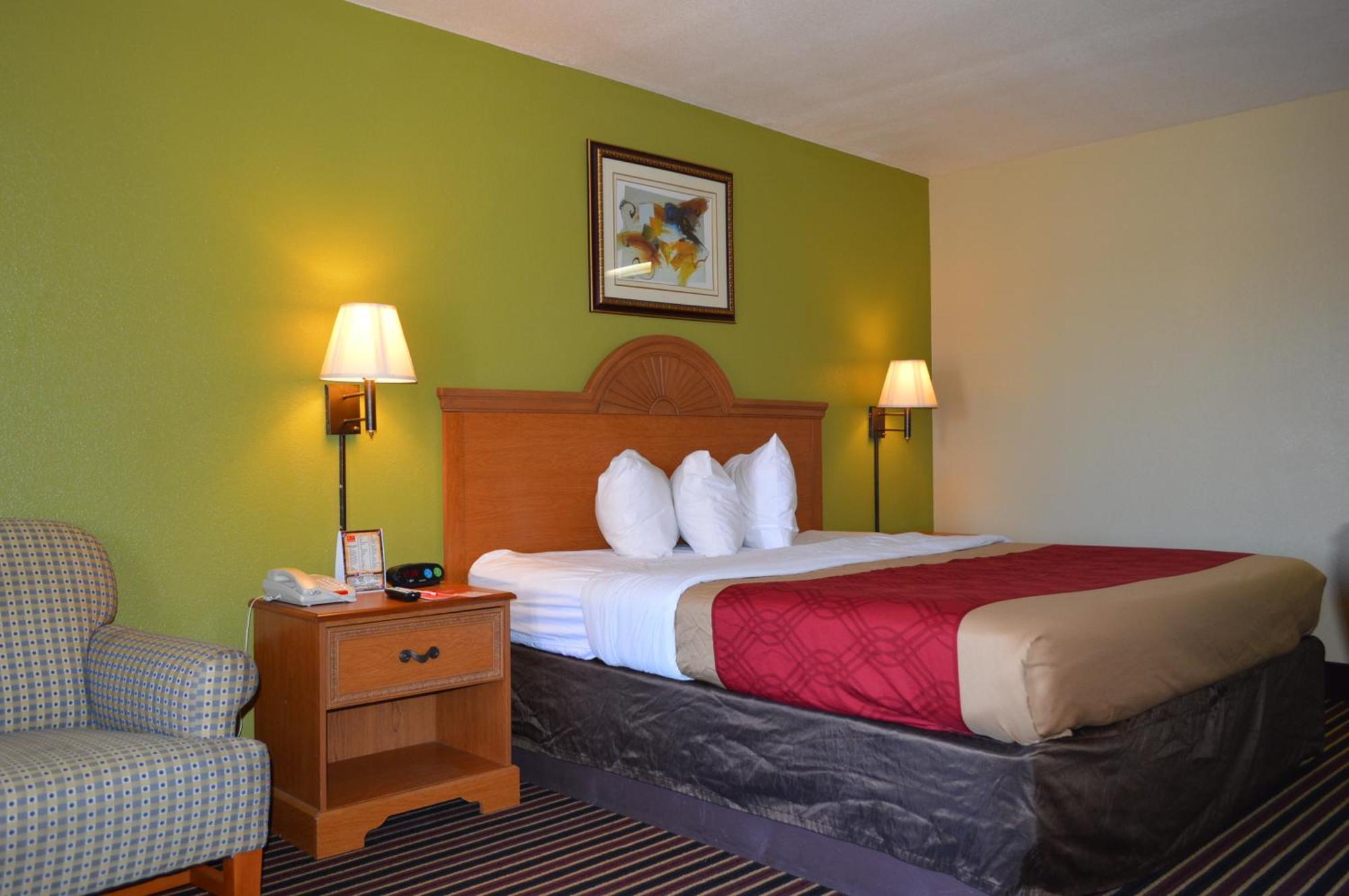 Econo Charles Area Lodge