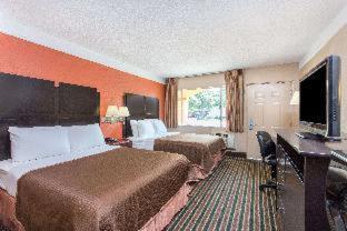 Howard Johnson By Wyndham Historic Charles 2* Lake Charles