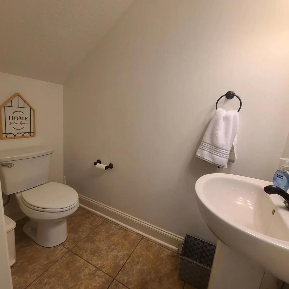 Cozy Townhouse Near Casinos & Prien Lake Park Holiday home *