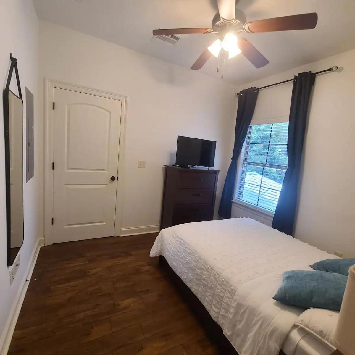 Cozy Townhouse Near Casinos & Prien Lake Park *
