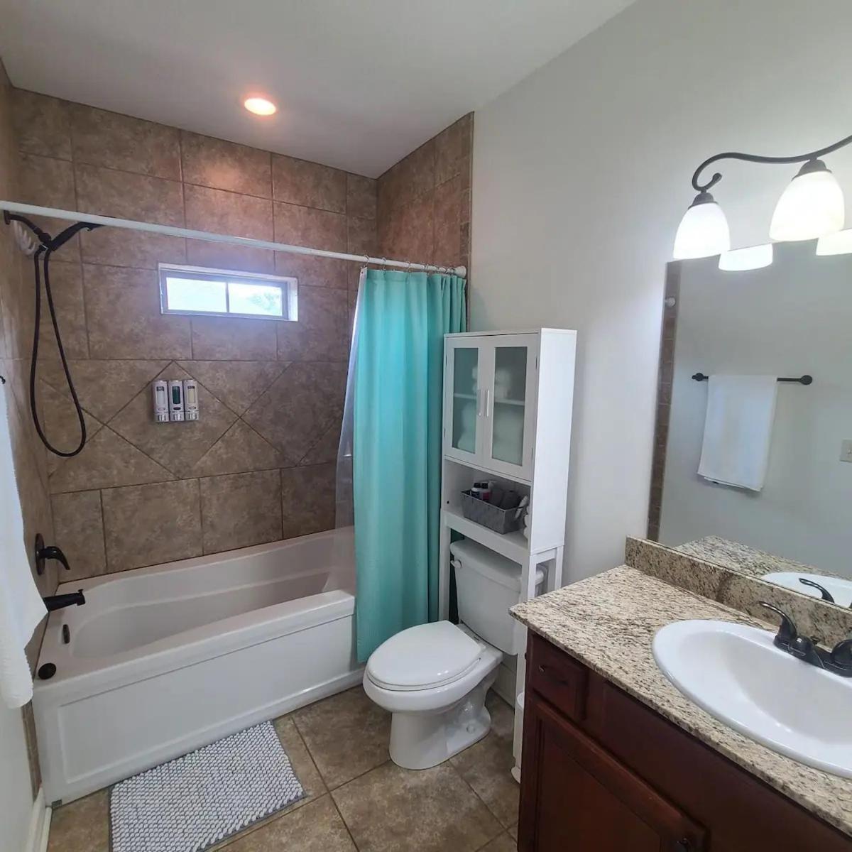 Cozy Townhouse Near Casinos & Prien Lake Park *