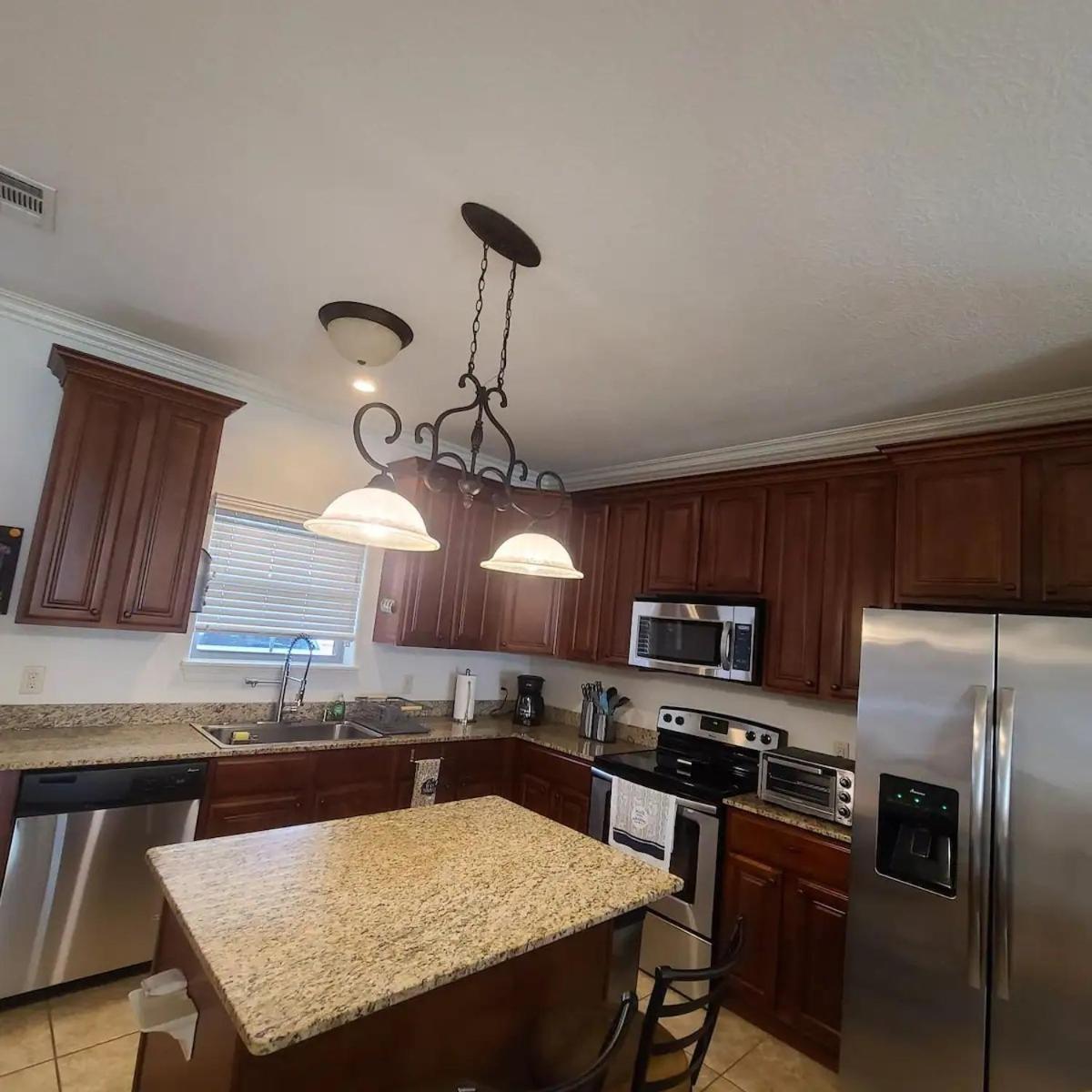 Cozy Townhouse Near Casinos & Prien Lake Park Holiday home