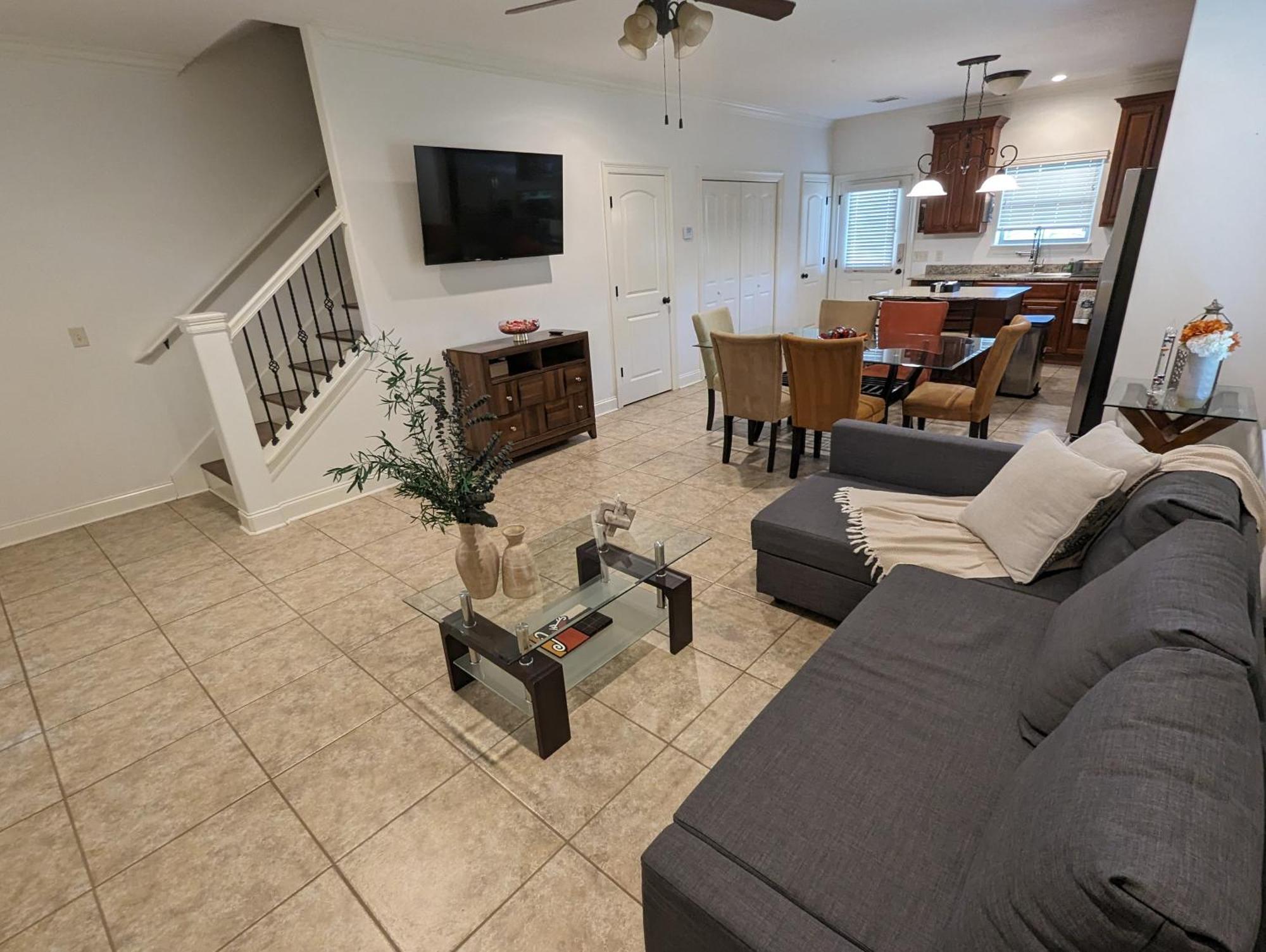 Cozy Townhouse Near Casinos & Prien Lake Park Lake Charles