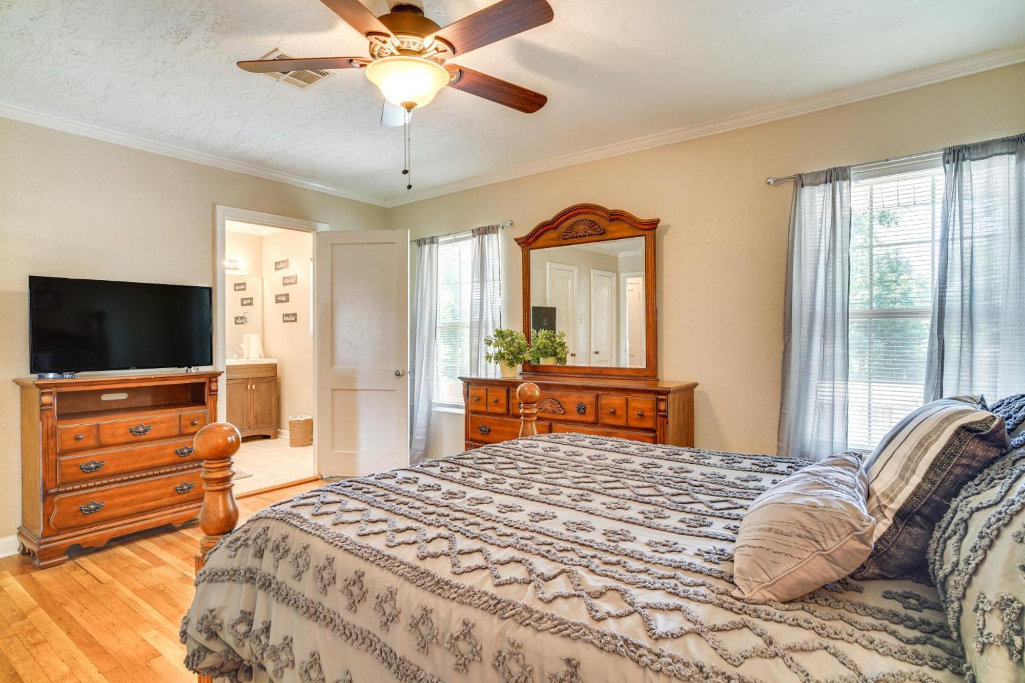Cozy Charles 2 Mi To Downtown Apartment Lake Charles