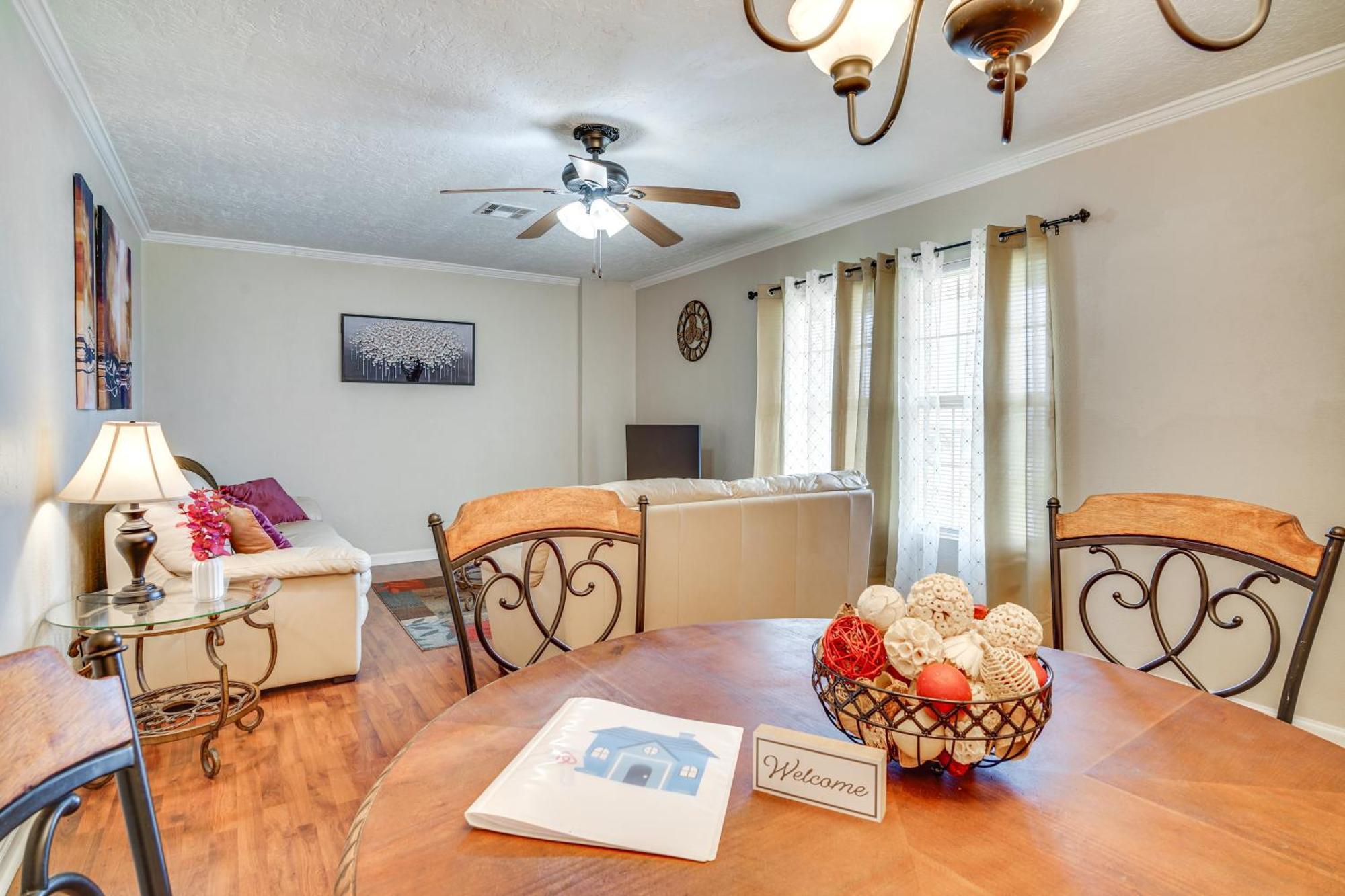 Cozy Charles 2 Mi To Downtown Apartment *
