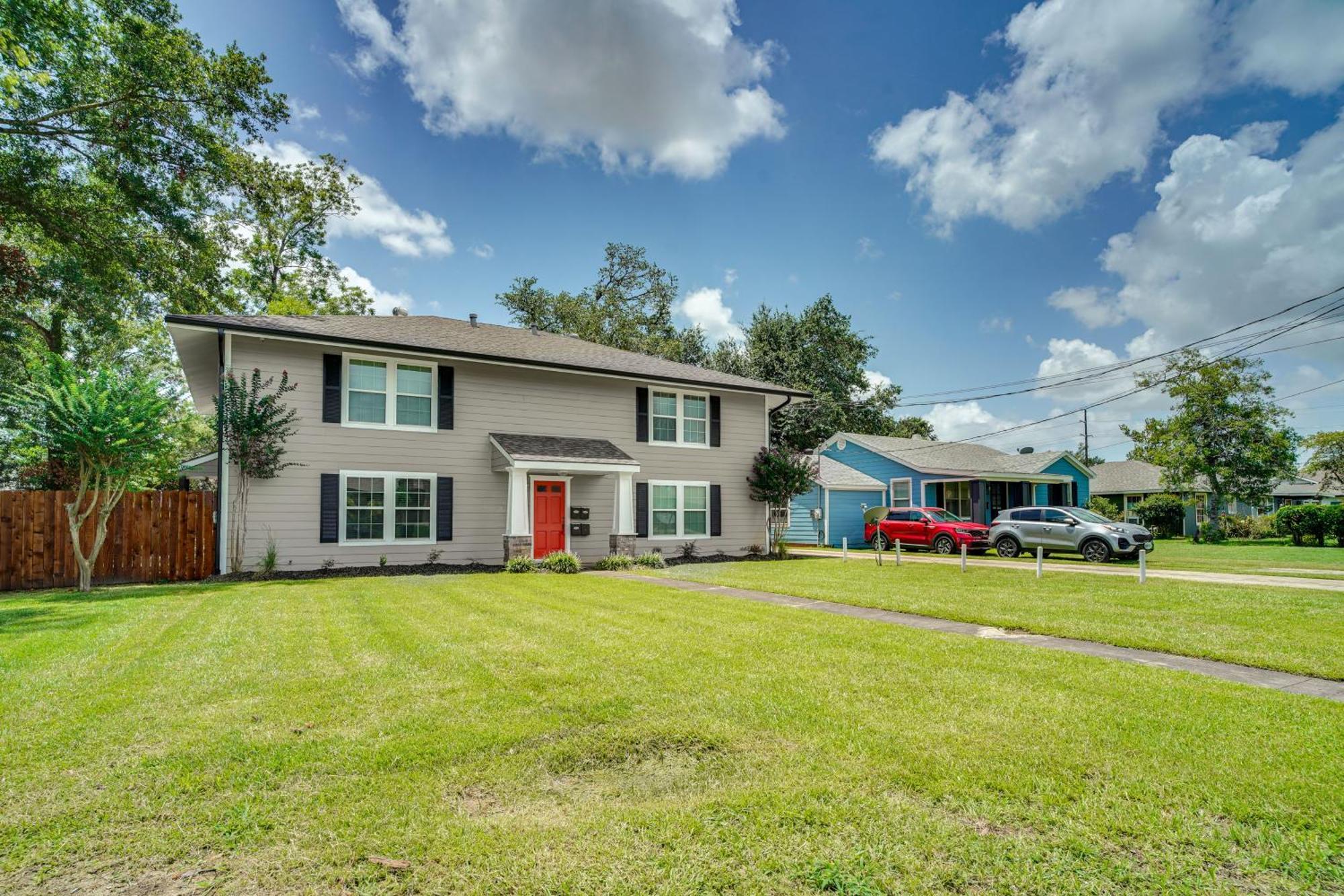 Charming Charles 2 Mi To Lake! Apartment *