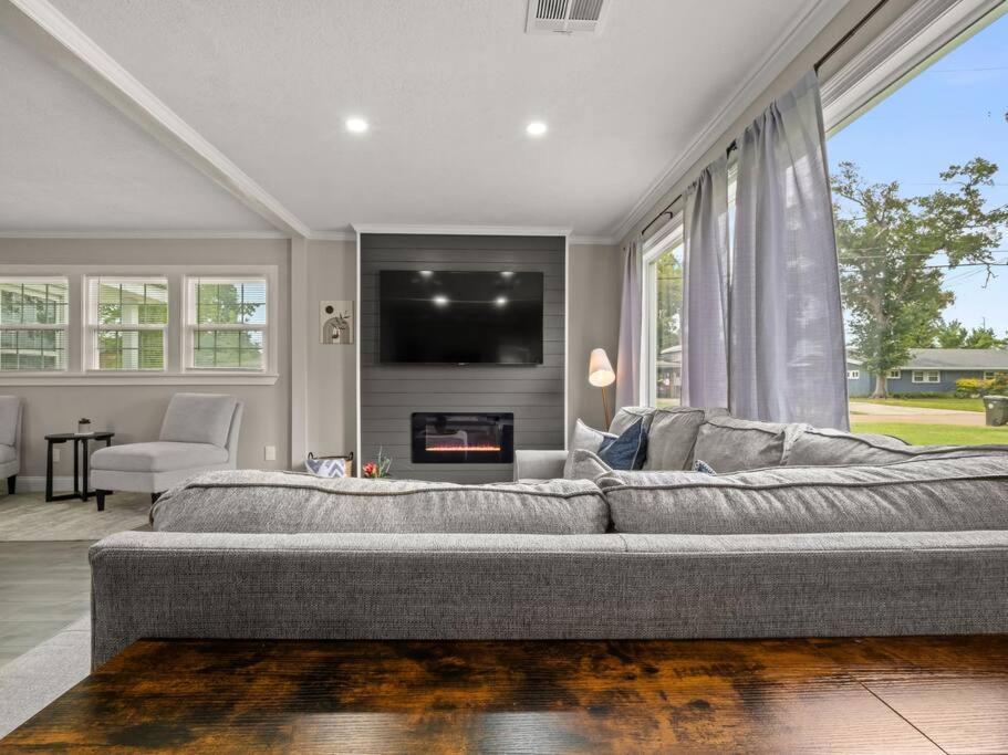 Beautiful 3 Bedroom *
