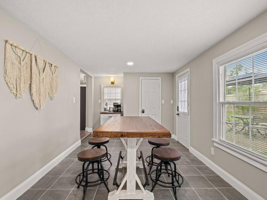 Beautiful 3 Bedroom * Lake Charles