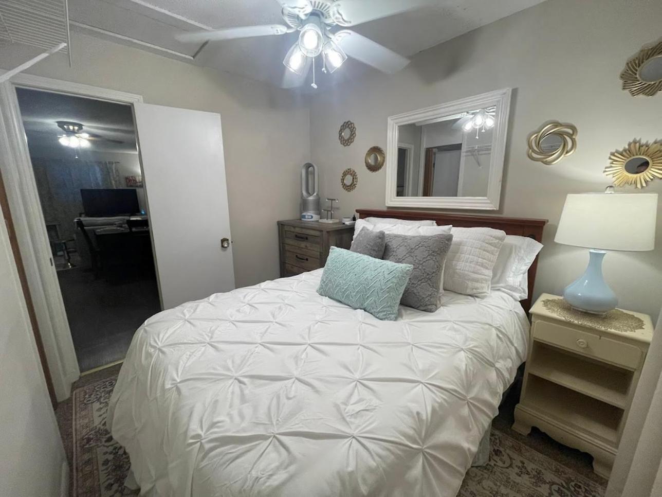 Waterfront Cabinfast Wifi35min To Cameron Lng Holiday home Lake Charles