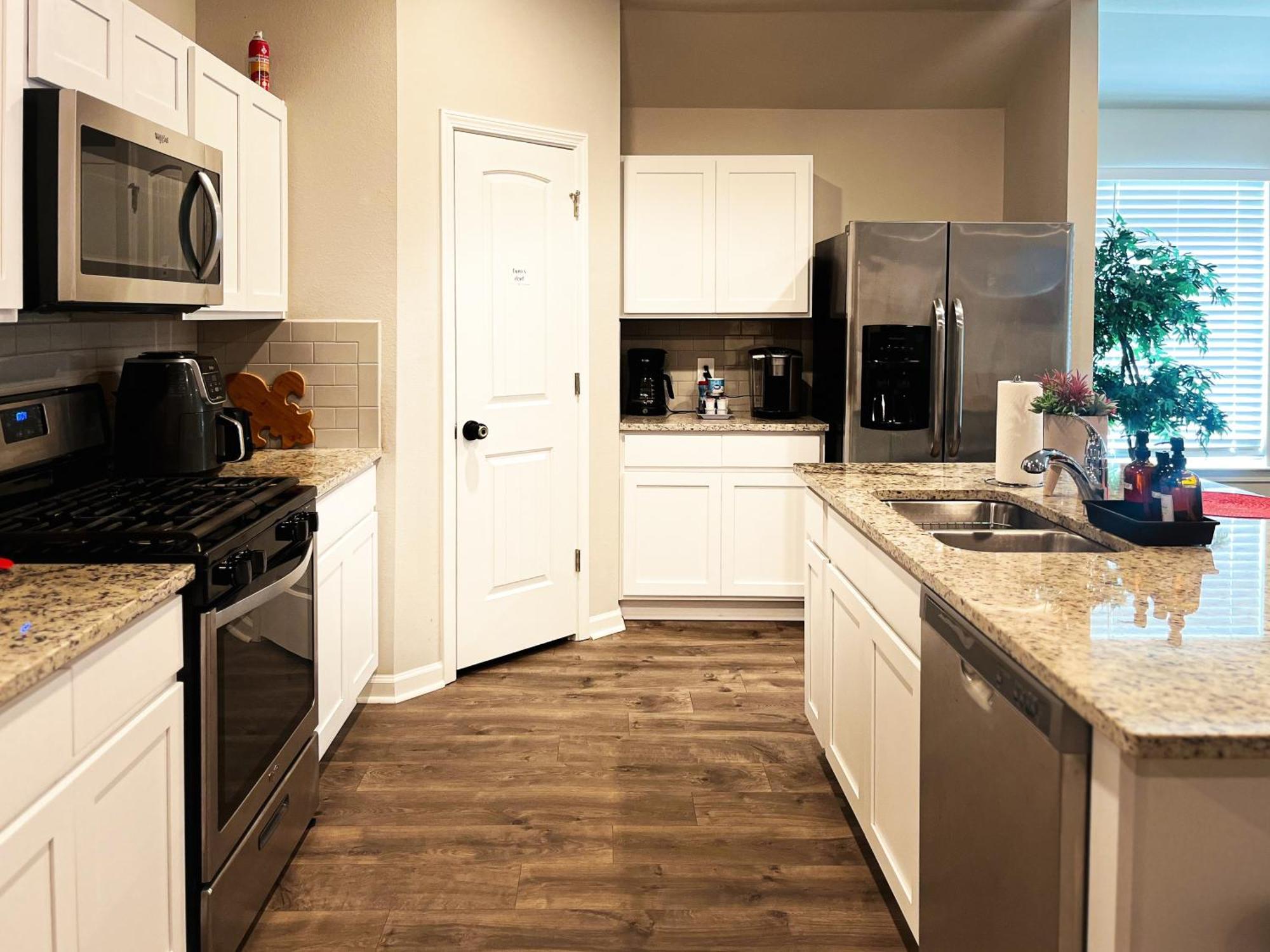 Long Comfort With 2 King Beds Holiday home Lake Charles