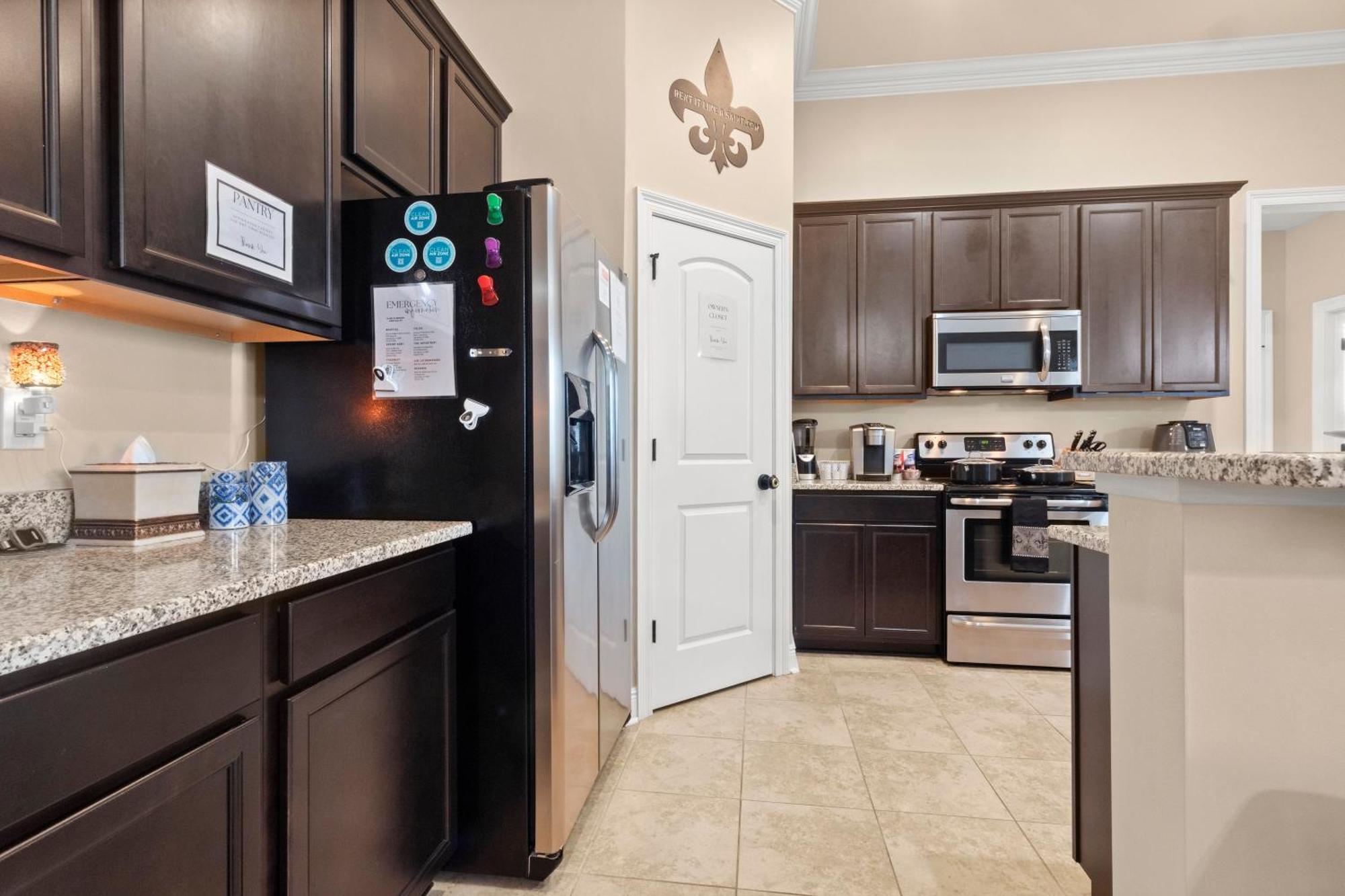 Tailored For Working Professionals At Thibs Crib * Lake Charles