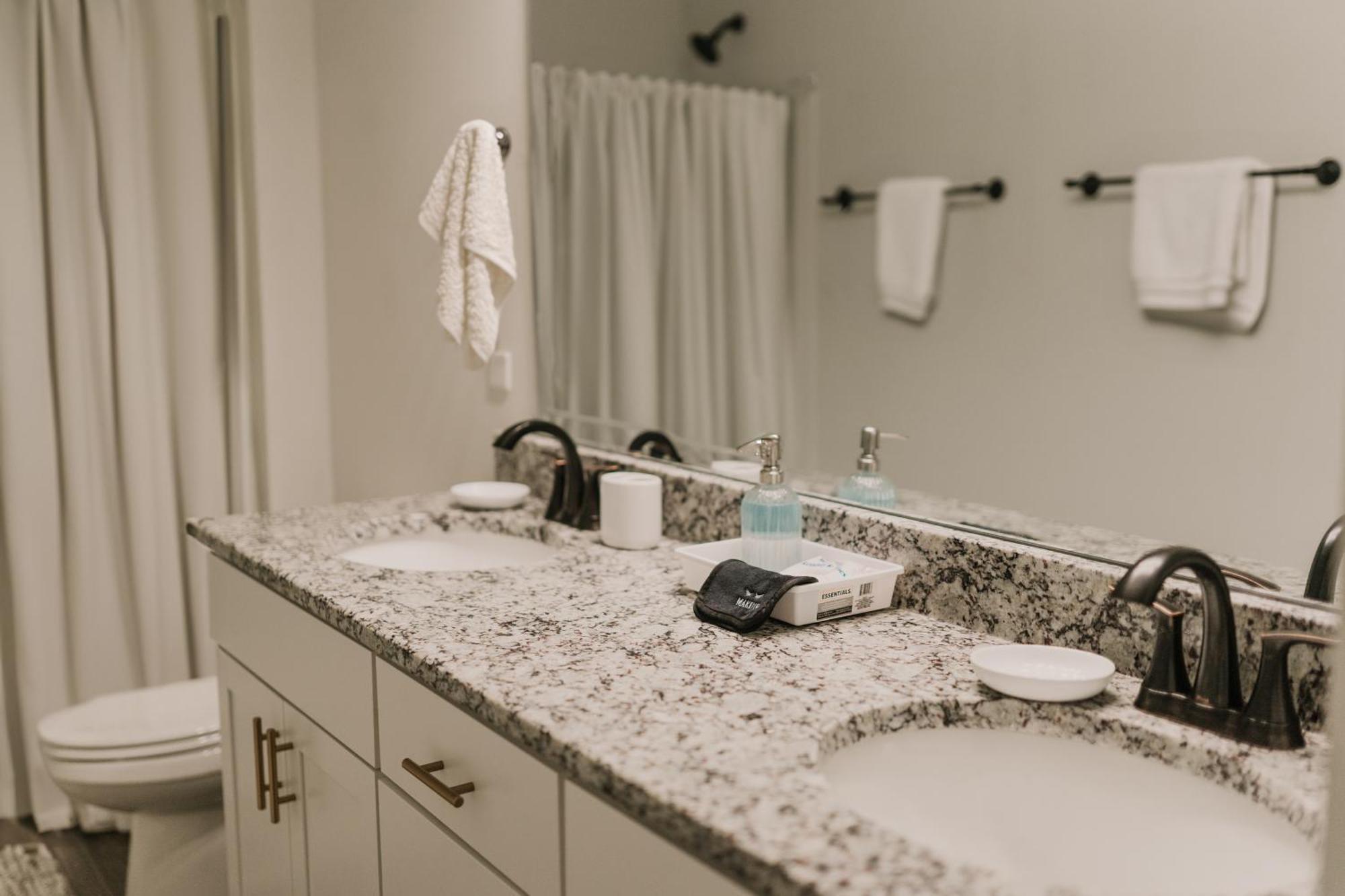 Comfortable Mid-term Retreat Fast Wifi Holiday home Lake Charles
