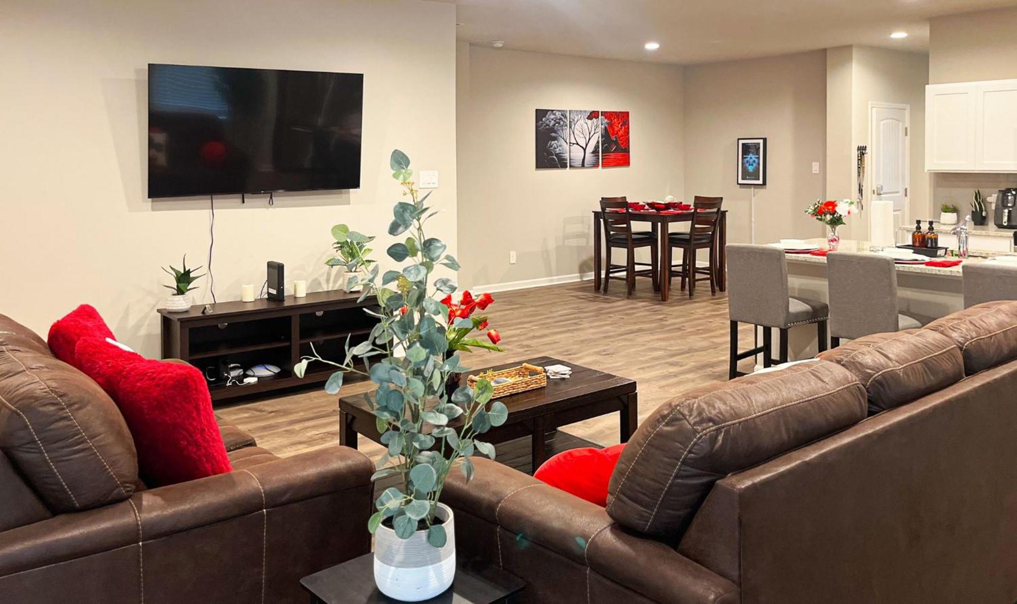 Mid-term Hub 2 King Beds Workspace Lake Charles