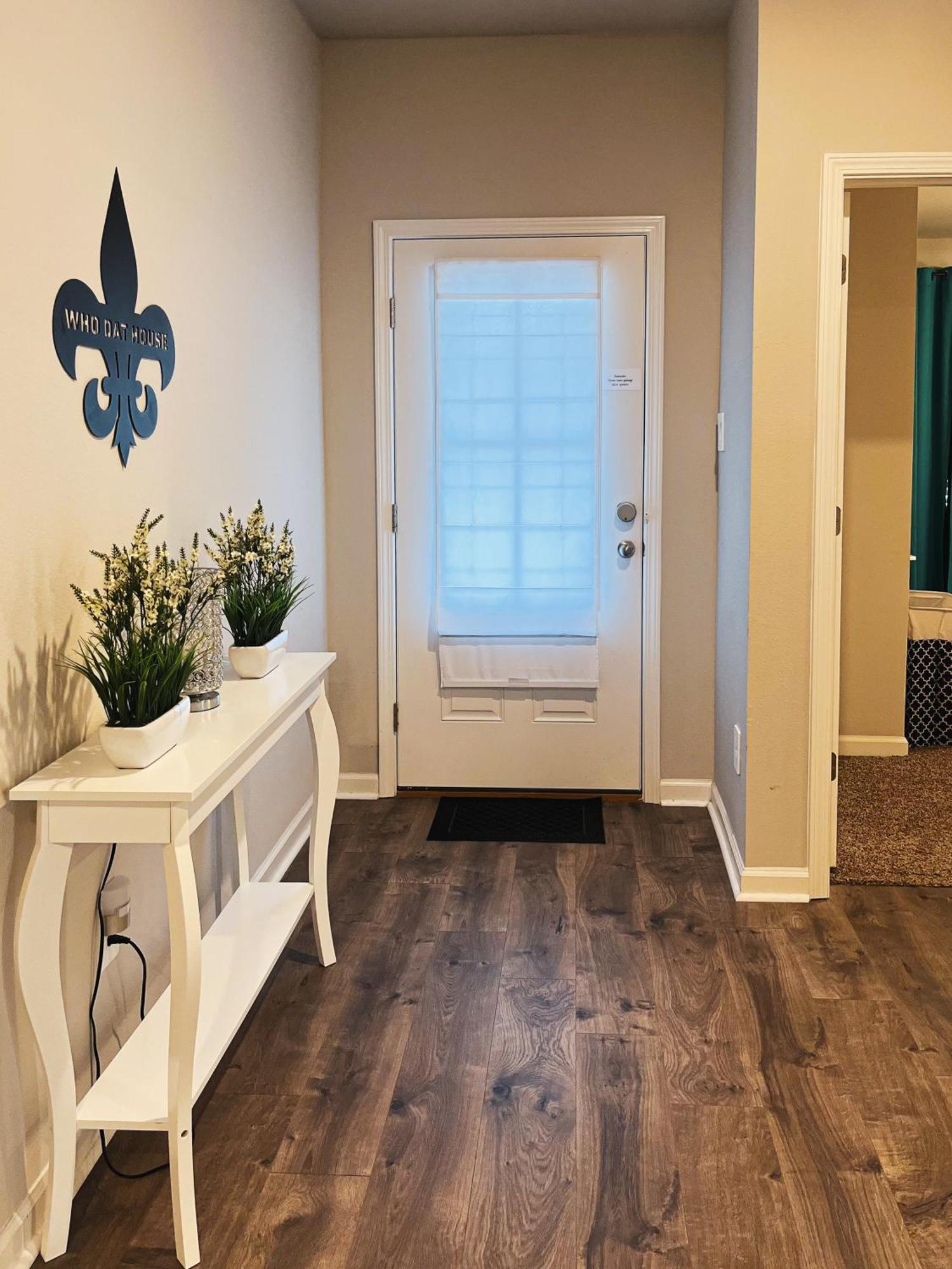 2 King Beds & Private Office Space Lake Charles