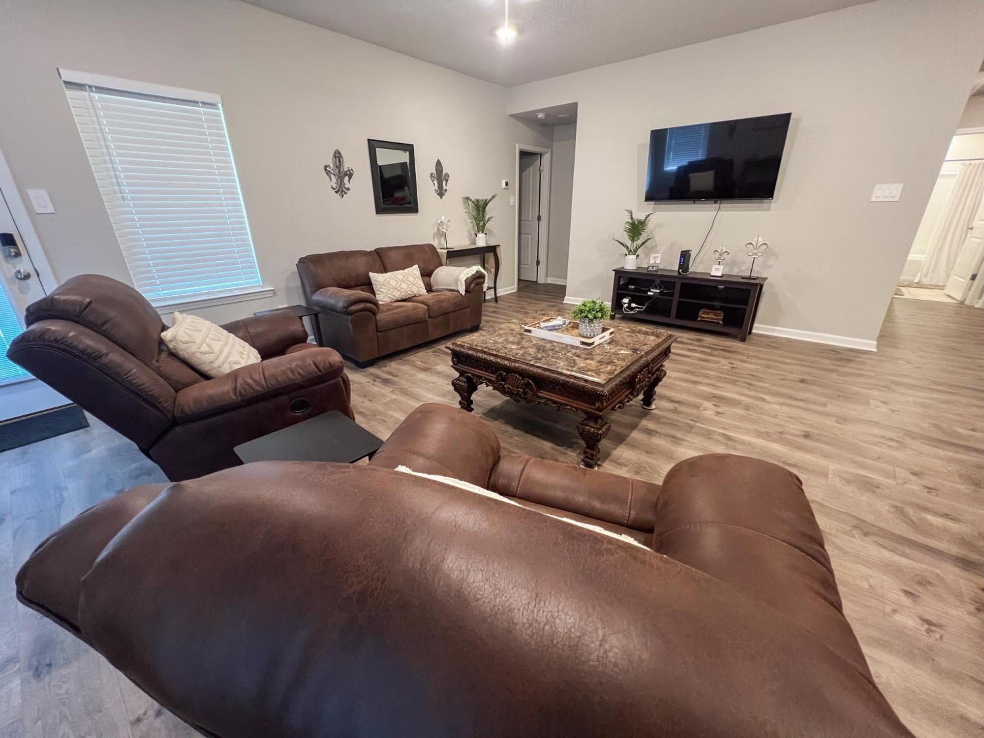 2 King Beds & Private Office Space Lake Charles