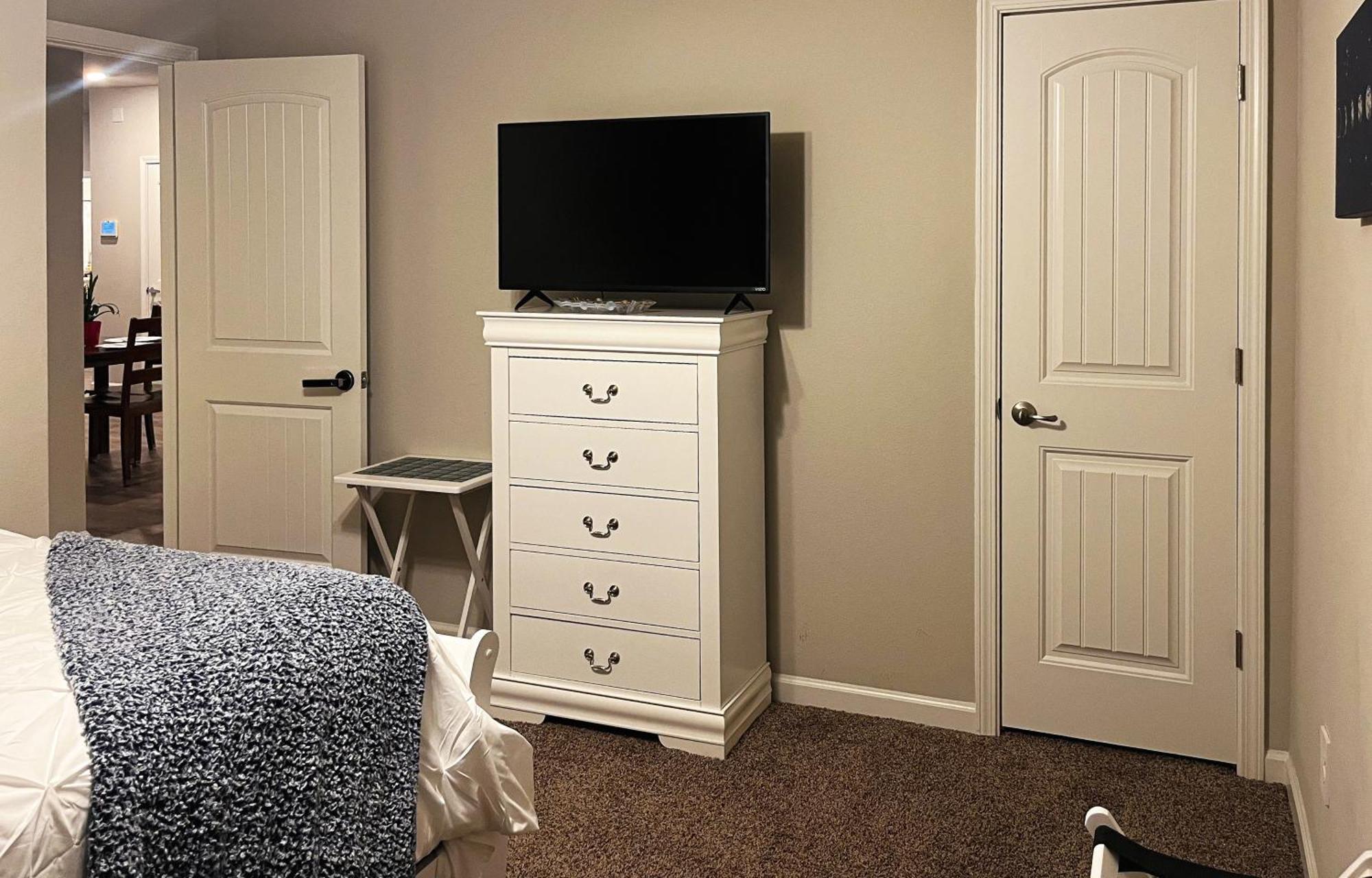 2 King Beds & Private Office Space Holiday home *