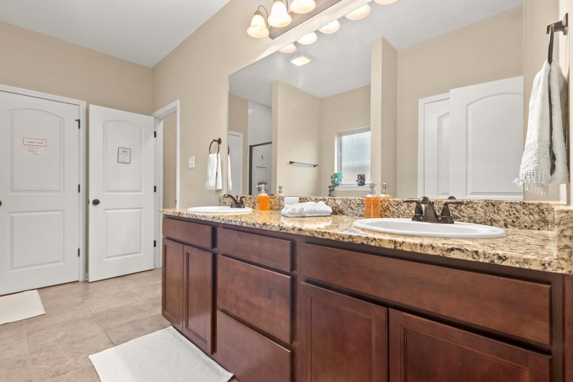 Holiday home Petfriendlymid-term Stays2king Beds&desk Lake Charles