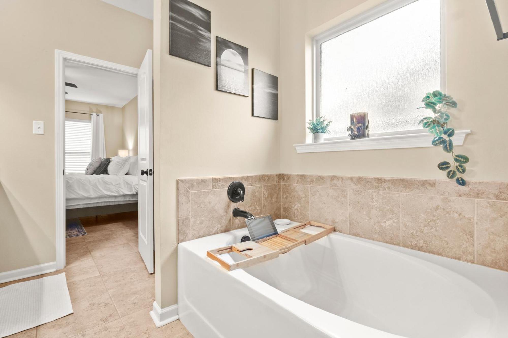 Holiday home Petfriendlymid-term Stays2king Beds&desk