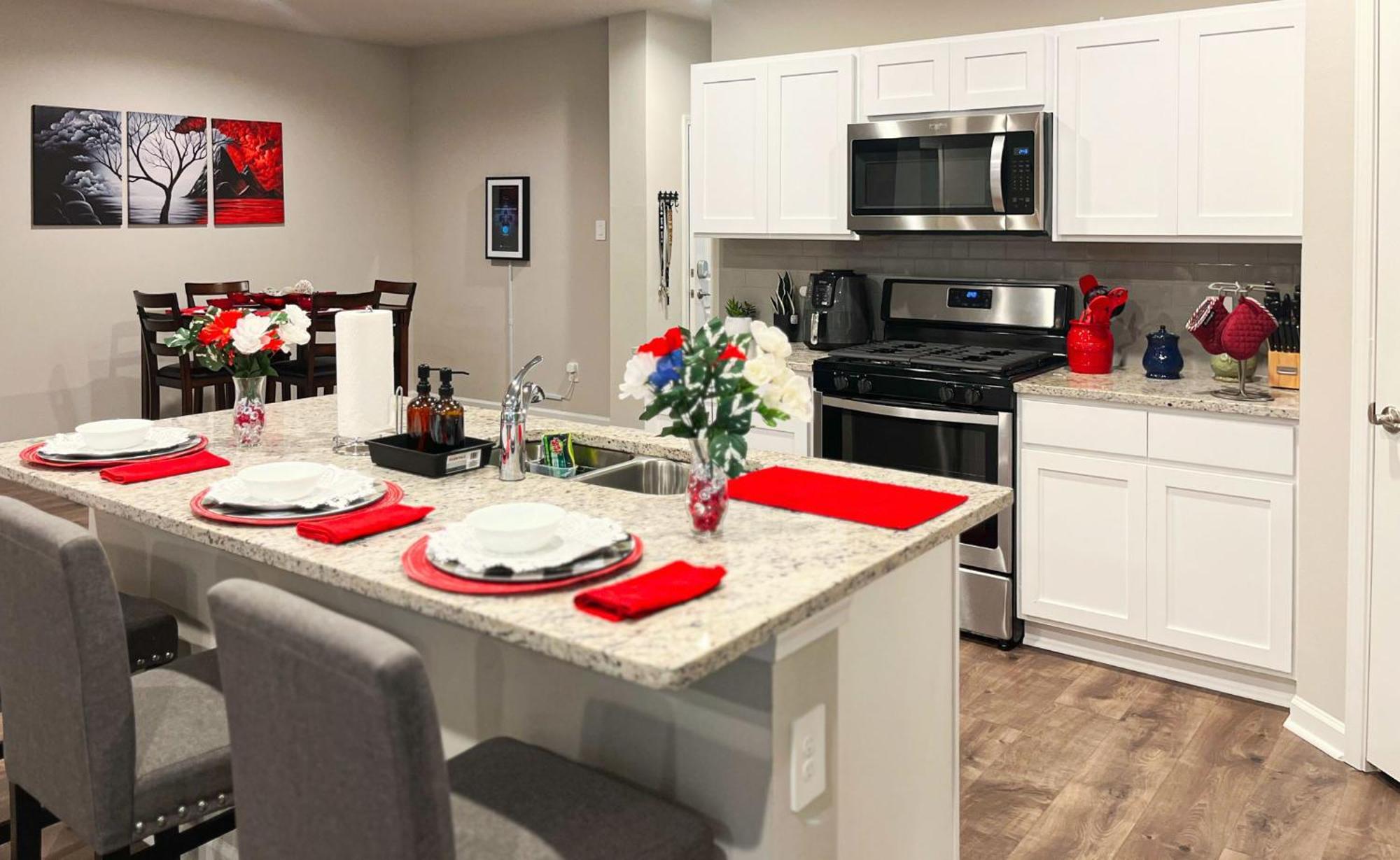Mid-term Hub 2 King Beds Workspace Lake Charles