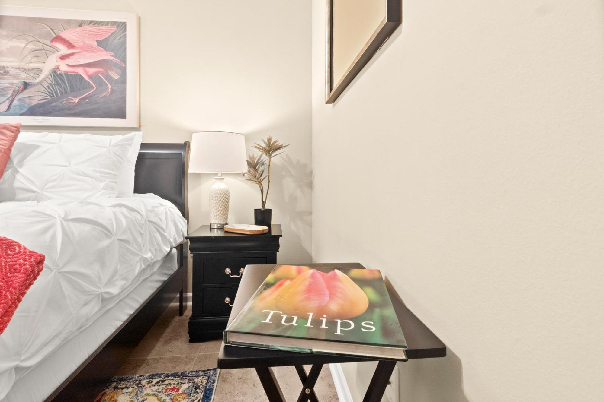 Petfriendlymid-term Stays2king Beds&desk Holiday home *