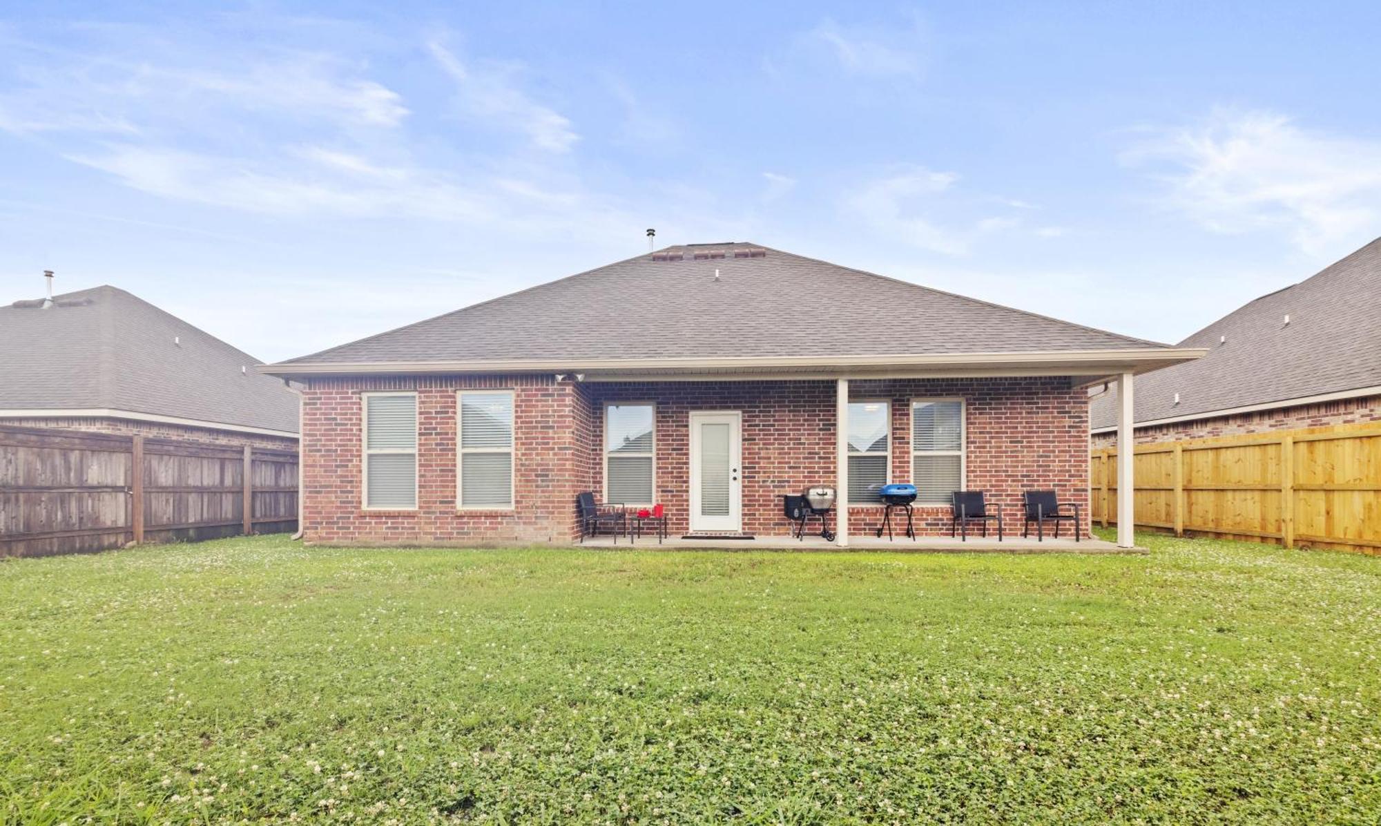 Petfriendlymid-term Stays2king Beds&desk Holiday home Lake Charles