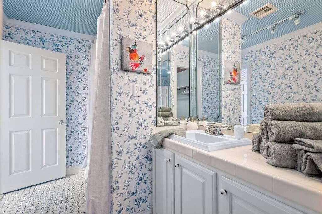 Cozy Ranch House With Pool Holiday home Lake Charles