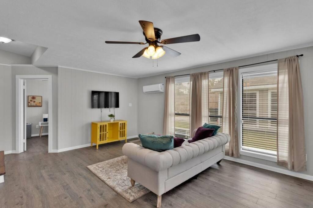 Apartment Downtown Lake Charles