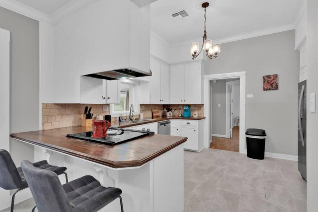 Downtown Apartment *