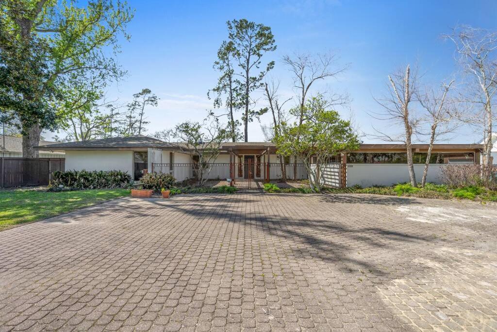 3 Bedroom House On The * Lake Charles