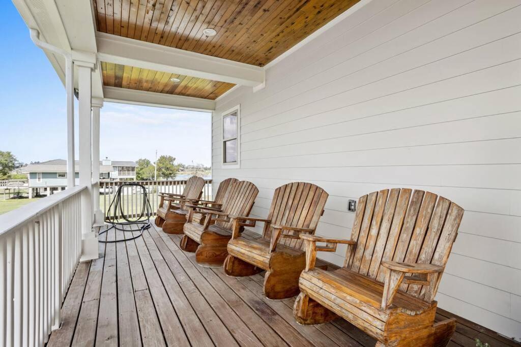 Waterfront 4 Bedroom * Lake Charles