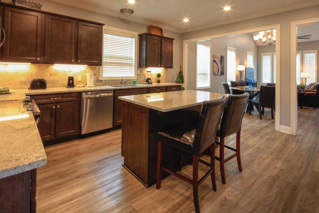 Luxury 2 Bedroom Townhouse #3 Holiday home Lake Charles