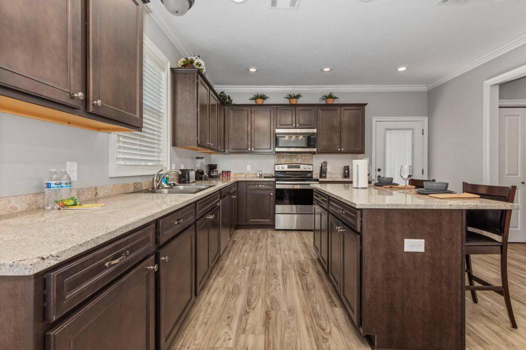 Luxury 2 Bedroom Townhouse #6