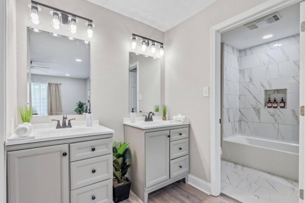 5 Bedroom In Charles *