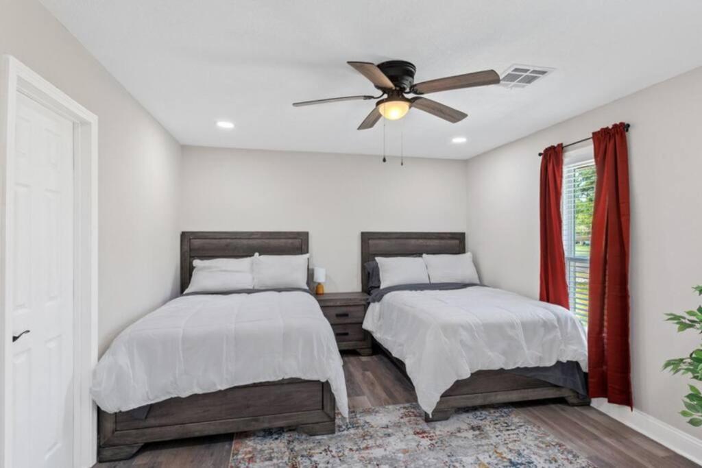 Holiday home 5 Bedroom In Charles Lake Charles