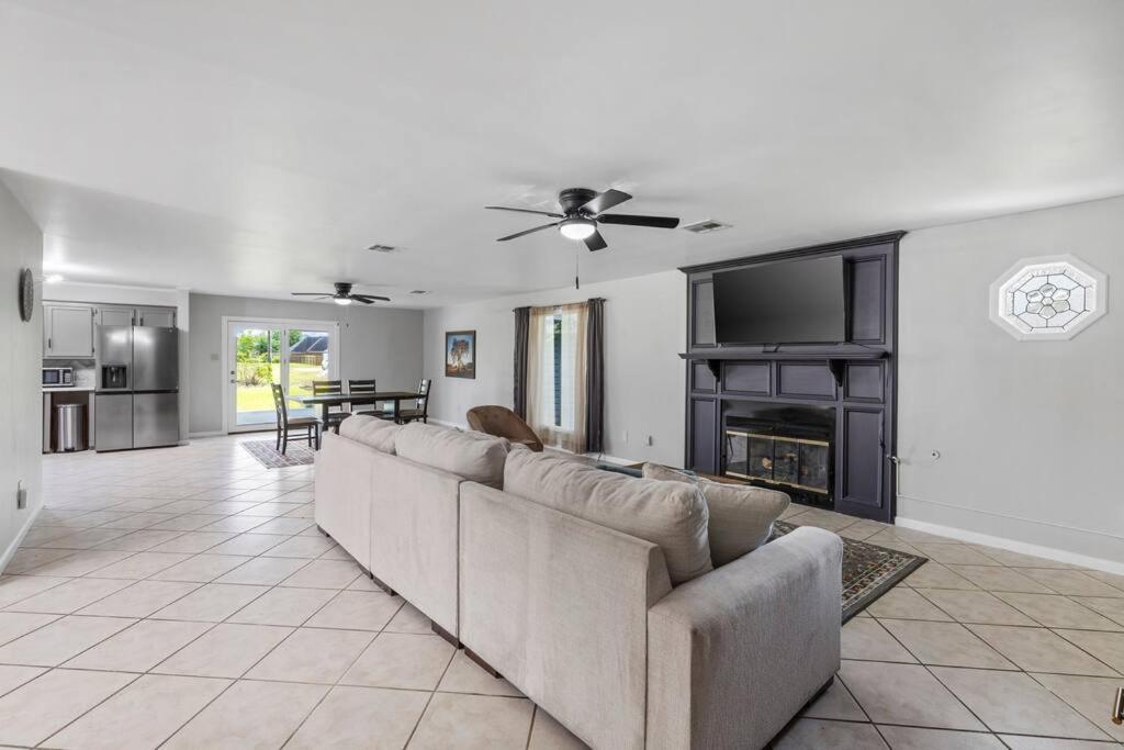 Cozy 3 Bedroom Holiday home Lake Charles