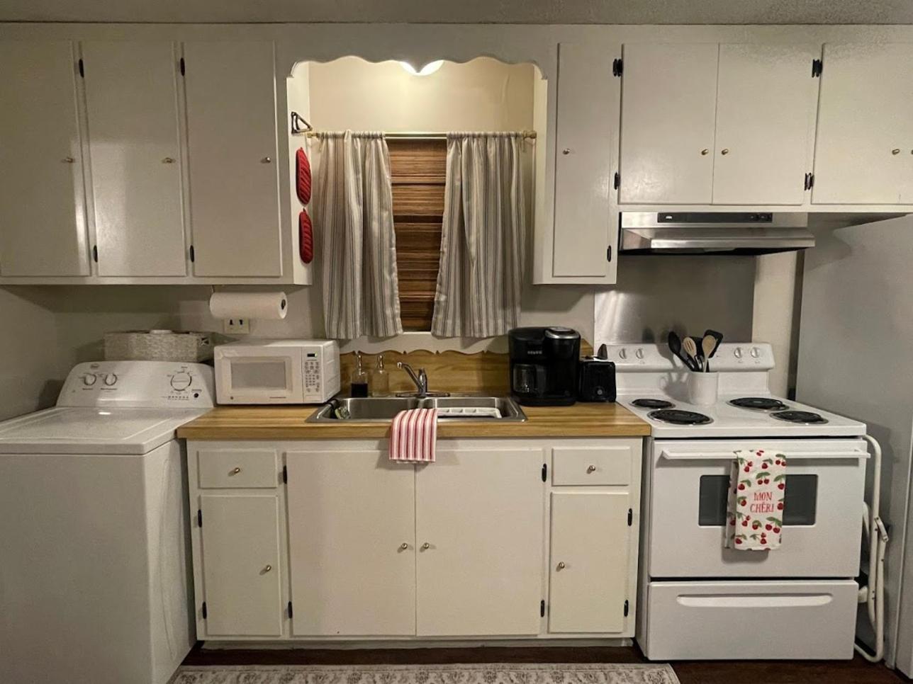 Mid-term Fast Wifi & Comfy Bed Holiday home Lake Charles