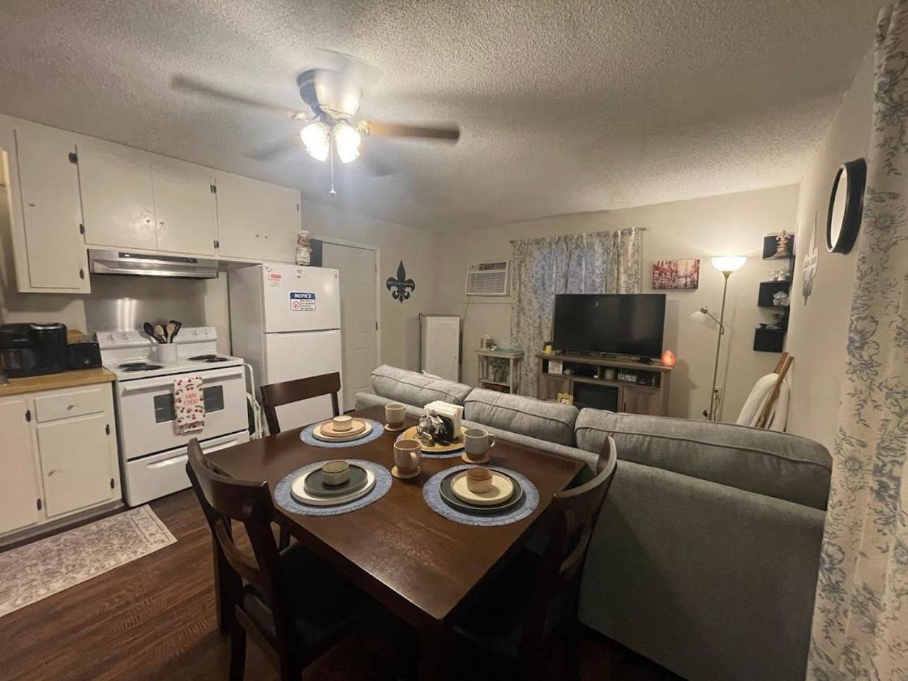 Mid-term Fast Wifi & Comfy Bed * Lake Charles