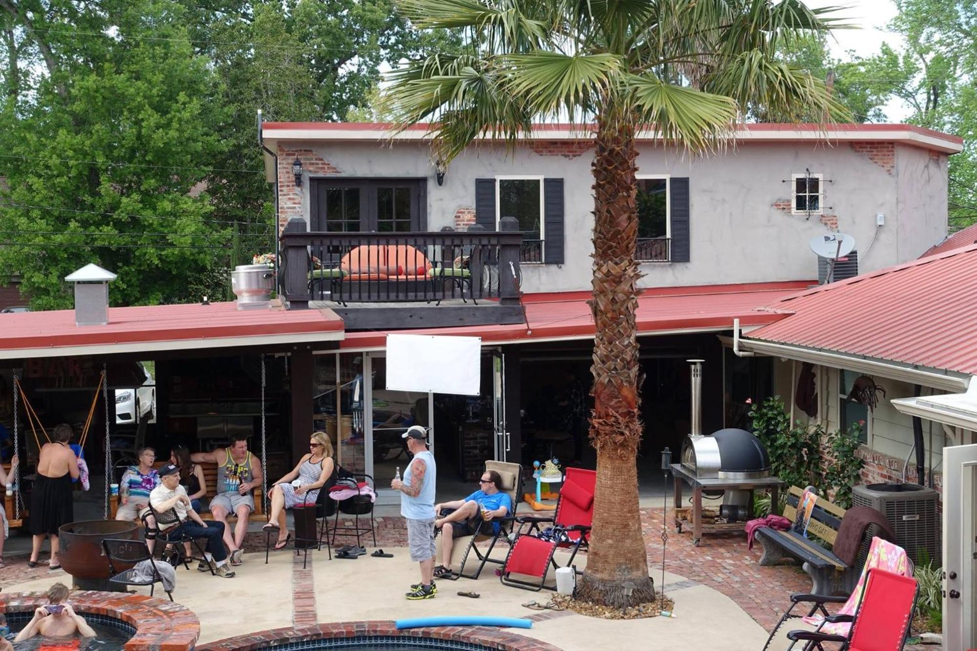 Doc's - 10,000 Sq Ft Of Louisiana Luxury Lake Charles