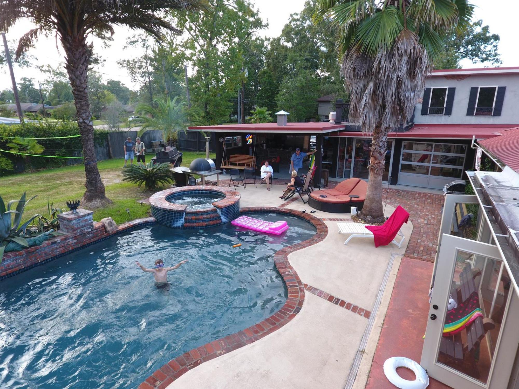 Doc's - 10,000 Sq Ft Of Louisiana Luxury
