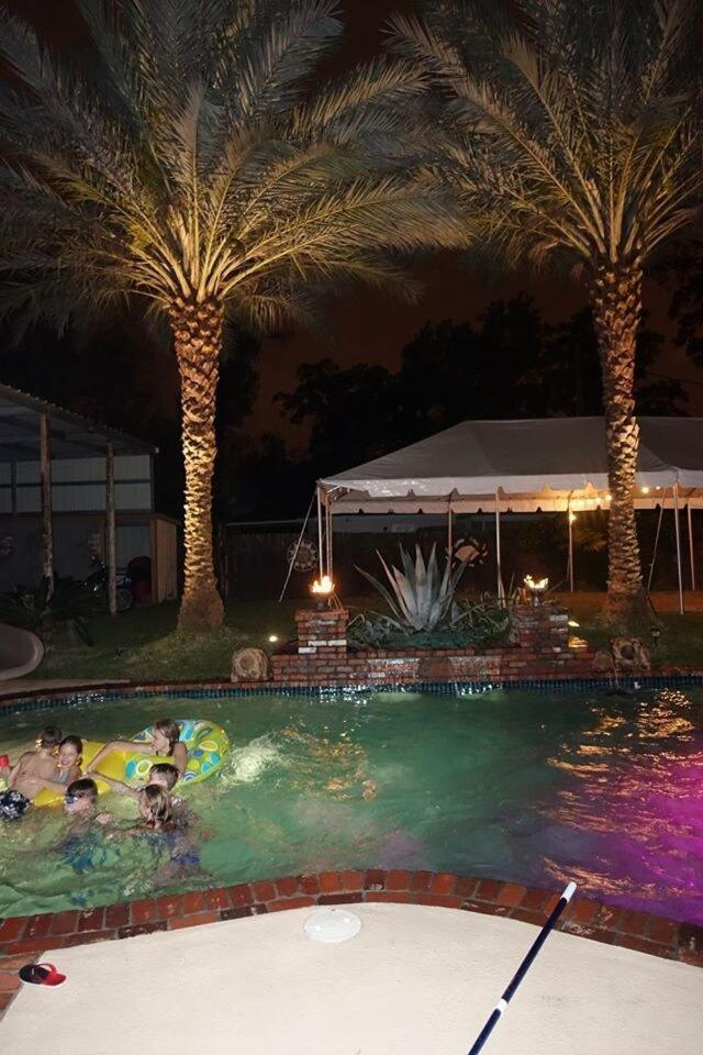 Doc's - 10,000 Sq Ft Of Louisiana Luxury Lake Charles